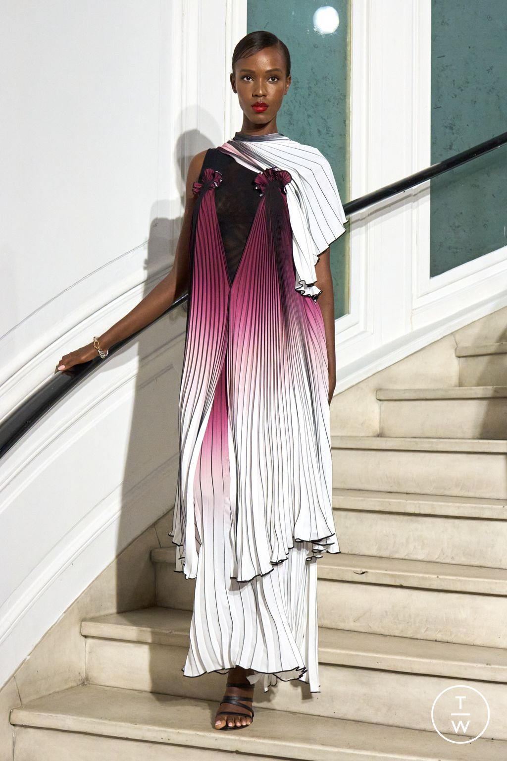 Fashion Week New York Spring/Summer 2023 look 28 de la collection Christian Siriano womenswear