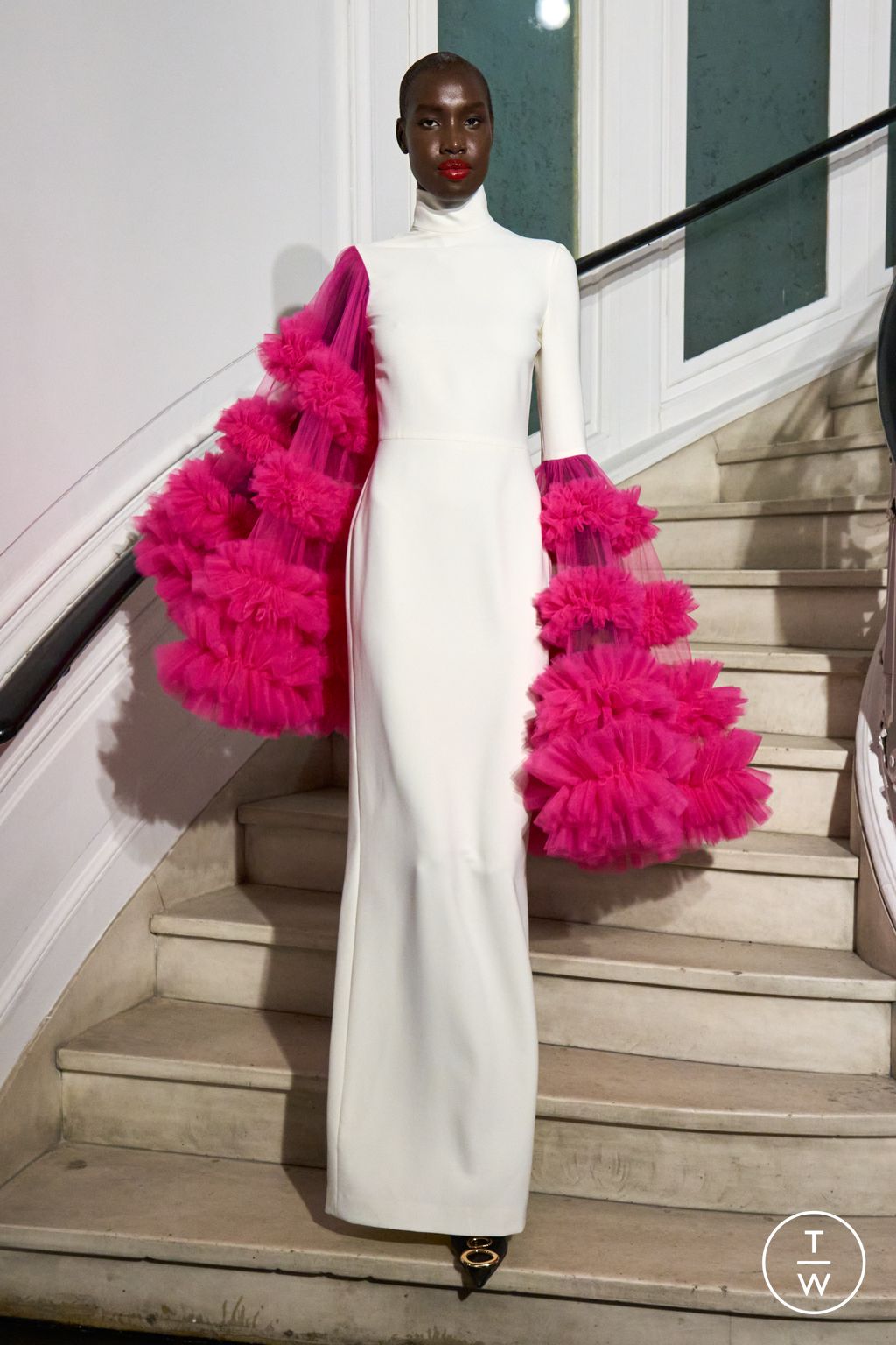 Fashion Week New York Spring/Summer 2023 look 32 from the Christian Siriano collection 女装