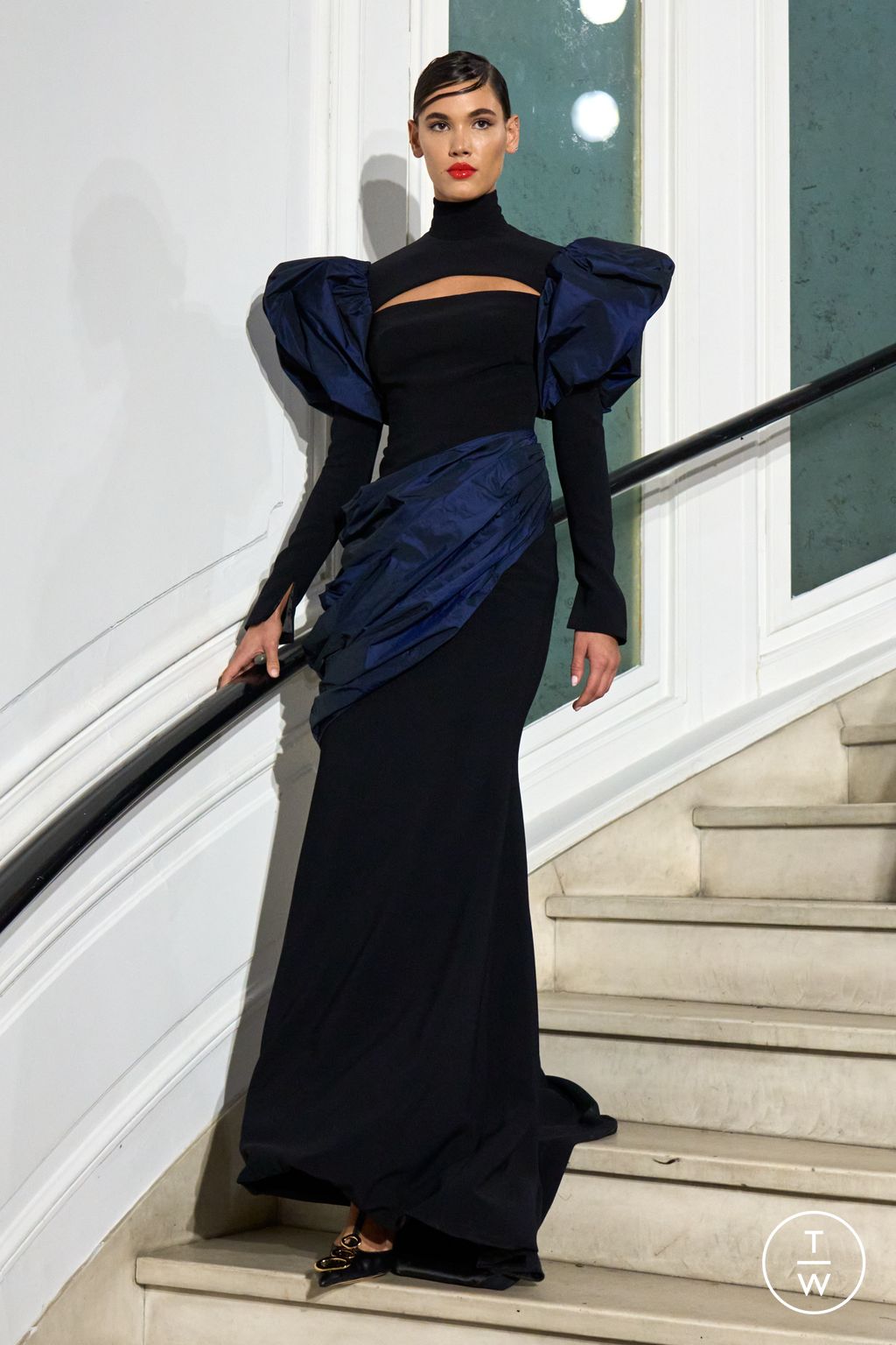 Fashion Week New York Spring/Summer 2023 look 39 from the Christian Siriano collection womenswear