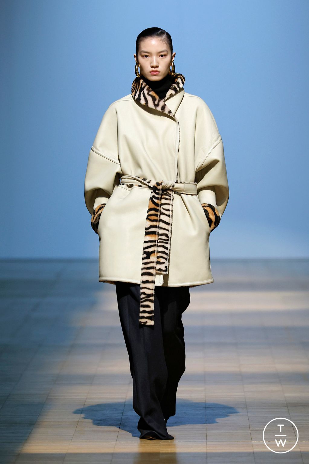 Fashion Week Paris Fall/Winter 2026 look 35 from the Situationist collection womenswear