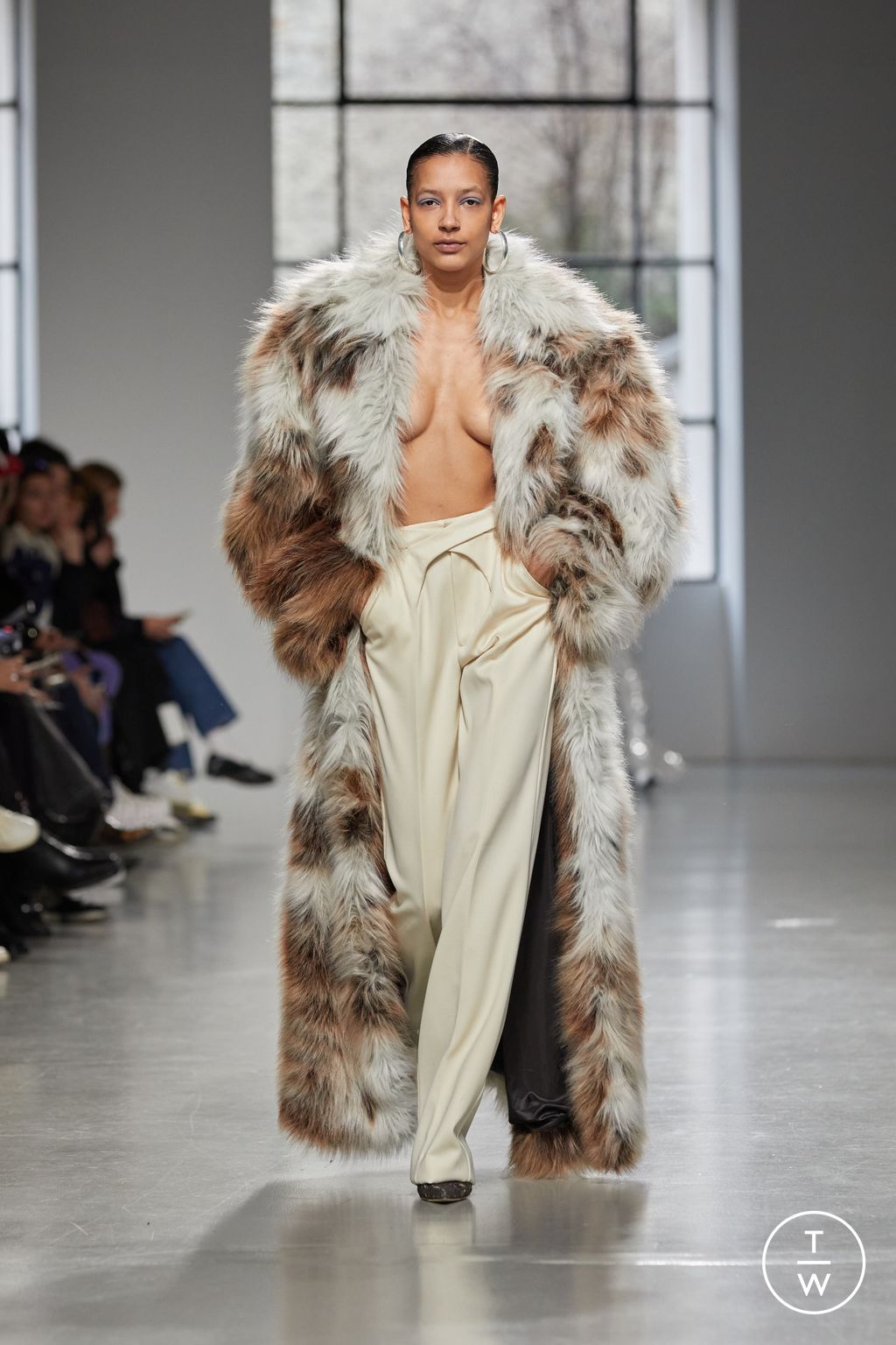 Fashion Week Paris Fall/Winter 2023 look 17 de la collection Situationist womenswear