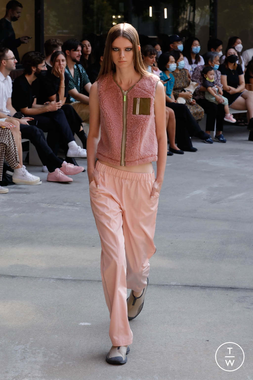 Fashion Week New York Spring/Summer 2022 look 13 from the Sandy Liang collection 女装