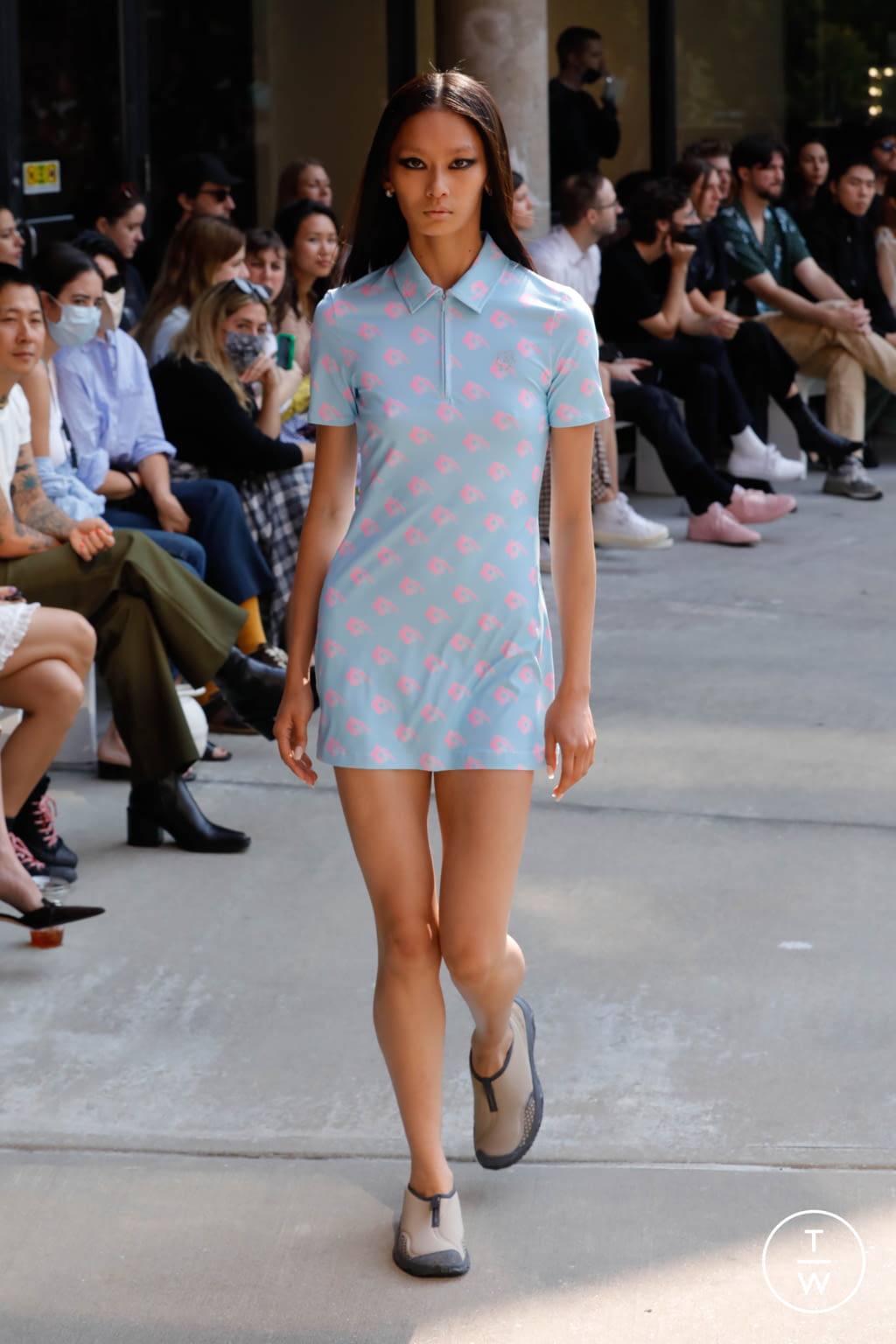 Fashion Week New York Spring/Summer 2022 look 15 from the Sandy Liang collection 女装