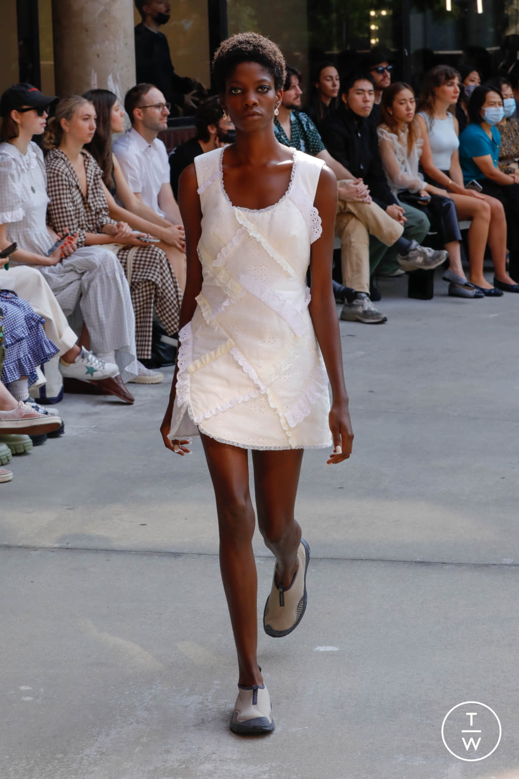 Fashion Week New York Spring/Summer 2022 look 20 from the Sandy Liang collection 女装