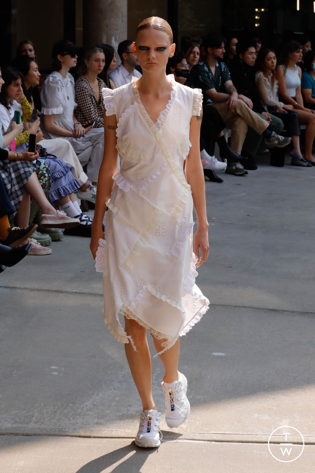 Fashion Week New York Spring/Summer 2022 look 34 from the Sandy Liang collection 女装