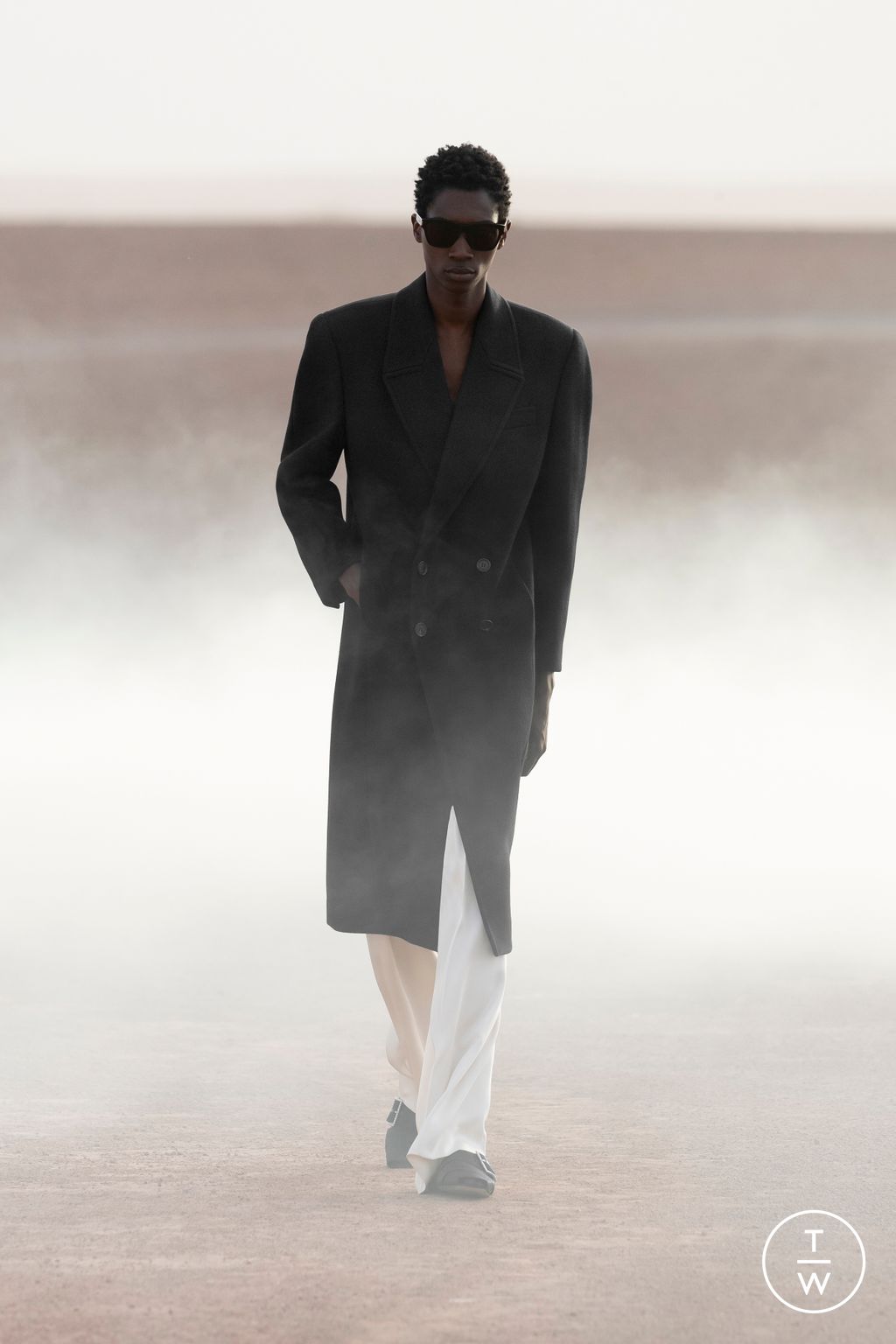 Fashion Week Paris Spring/Summer 2023 look 11 from the Saint Laurent collection menswear