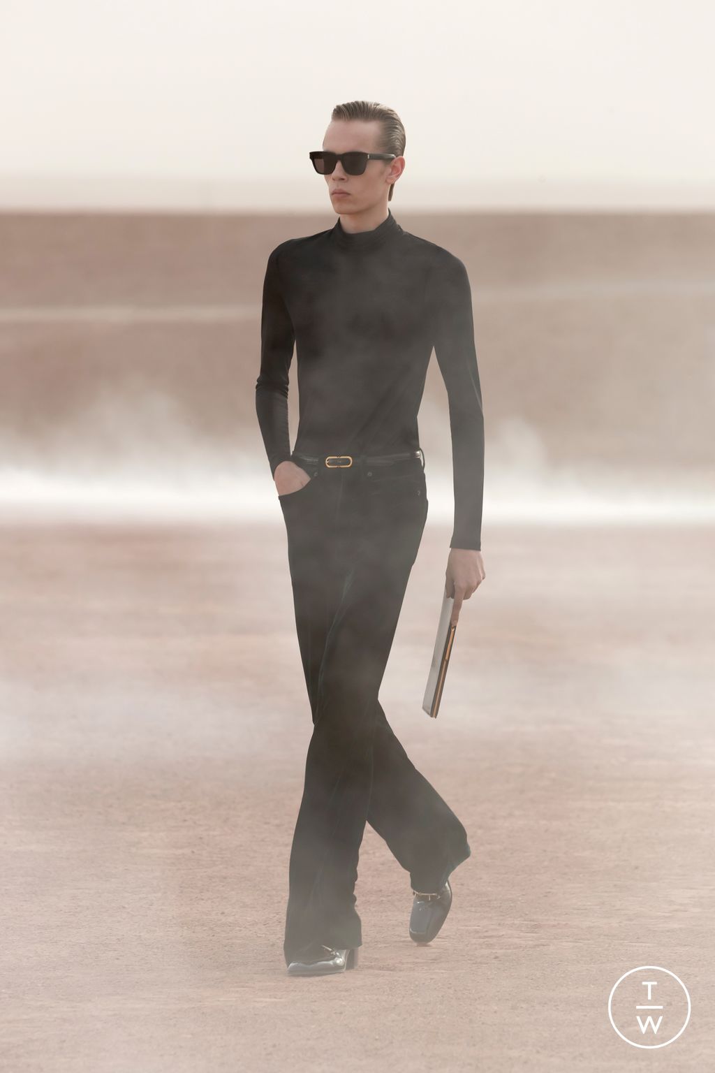 Fashion Week Paris Spring/Summer 2023 look 30 from the Saint Laurent collection menswear