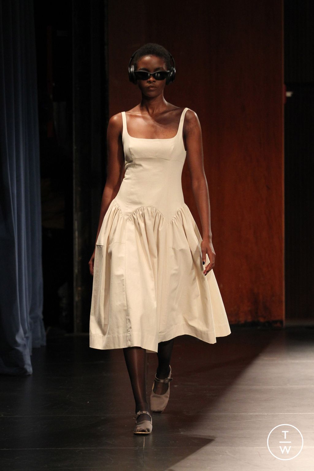 Fashion Week New York Spring/Summer 2023 look 24 de la collection Sandy Liang womenswear