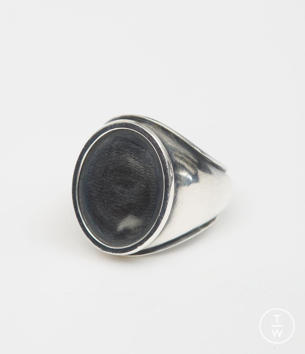 Fashion Week Florence - Pitti Fall/Winter 2025 look 61 from the MM6 Maison Margiela collection menswear accessories