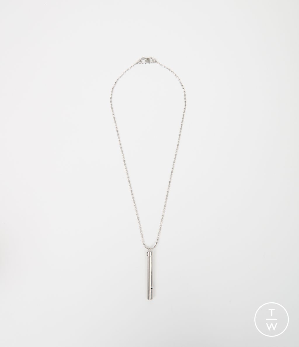 Fashion Week Florence - Pitti Fall/Winter 2025 look 68 de la collection MM6 Maison Margiela menswear accessories