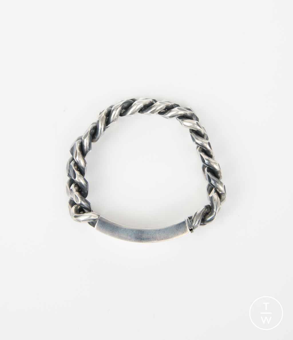 Fashion Week Florence - Pitti Fall/Winter 2025 look 72 de la collection MM6 Maison Margiela menswear accessories