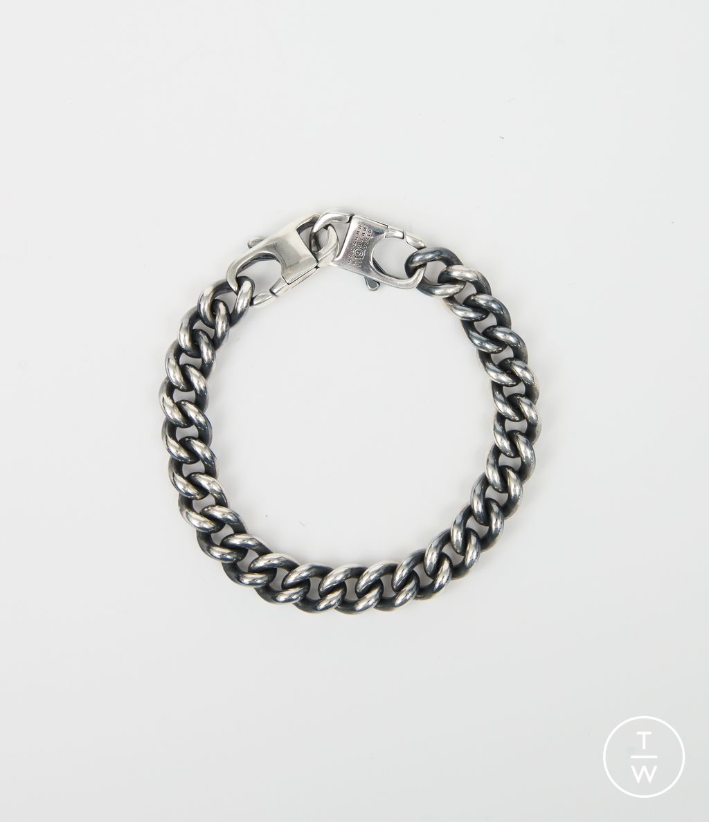 Fashion Week Florence - Pitti Fall/Winter 2025 look 75 from the MM6 Maison Margiela collection menswear accessories