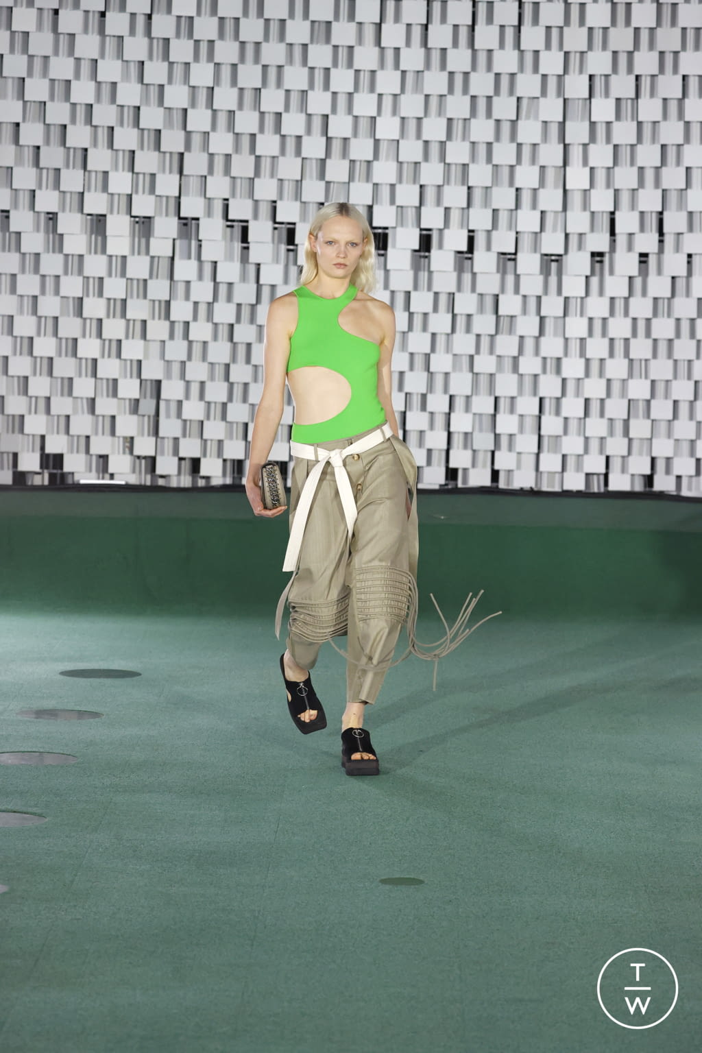 Fashion Week Paris Spring/Summer 2022 look 4 from the Stella McCartney collection womenswear