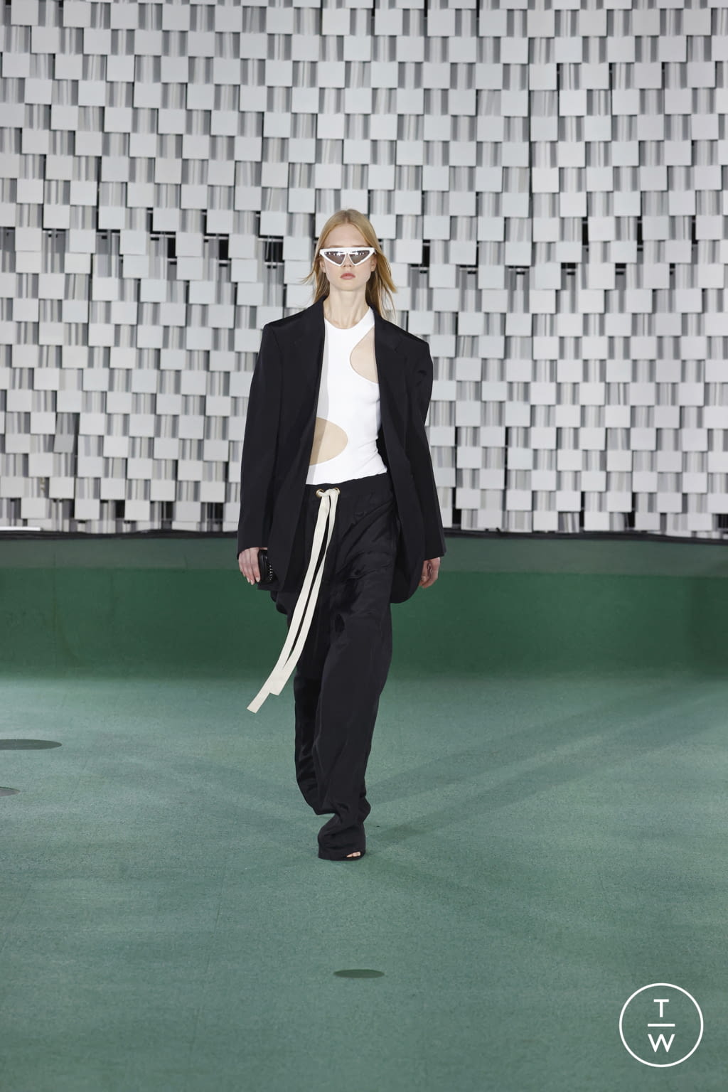 Fashion Week Paris Spring/Summer 2022 look 6 from the Stella McCartney collection womenswear