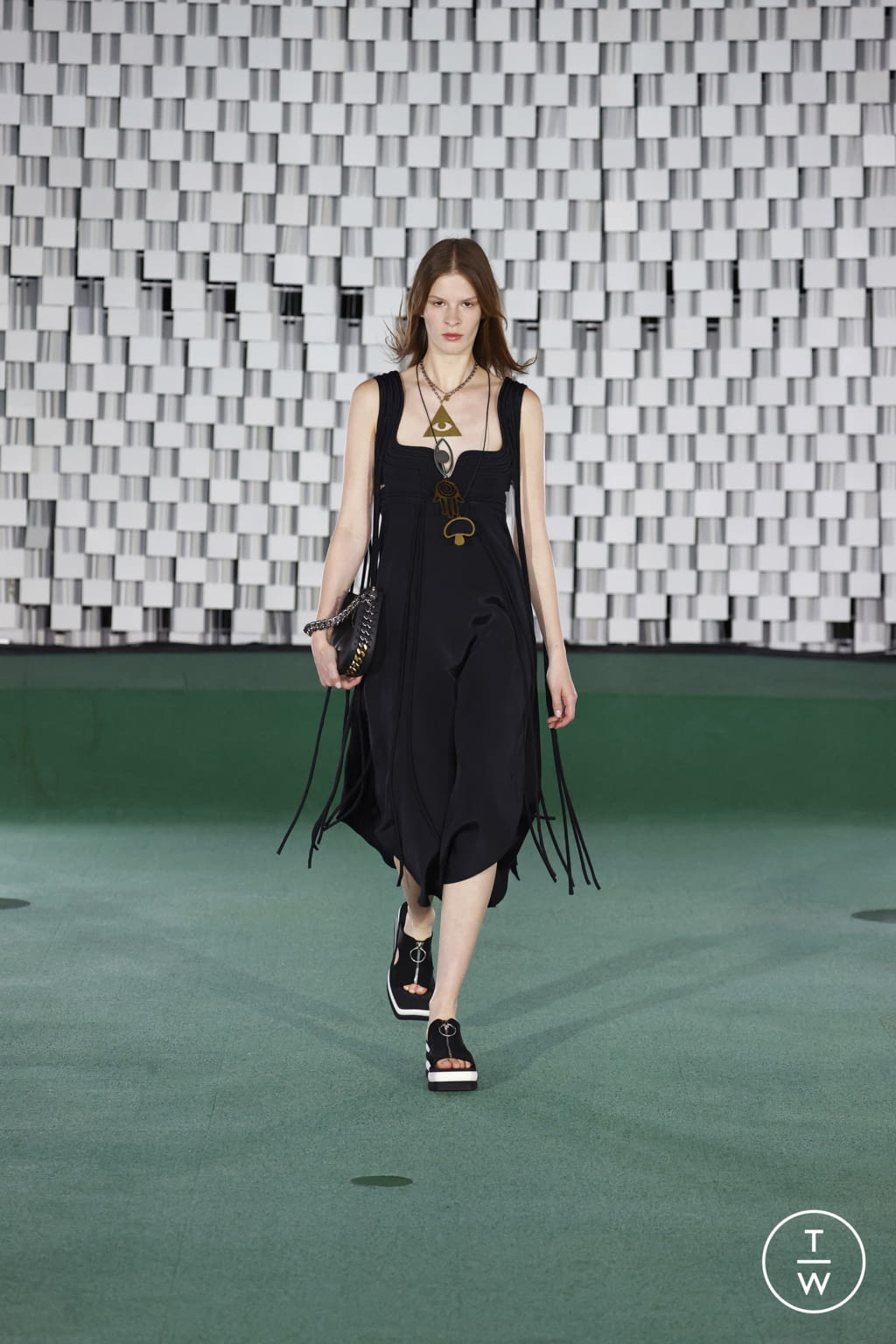 Fashion Week Paris Spring/Summer 2022 look 14 from the Stella McCartney collection womenswear