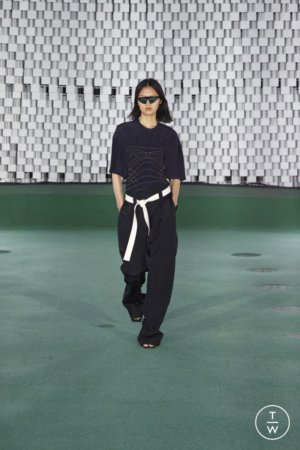 Fashion Week Paris Spring/Summer 2022 look 18 from the Stella McCartney collection womenswear