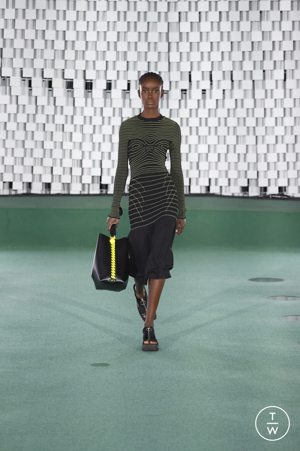 Fashion Week Paris Spring/Summer 2022 look 20 from the Stella McCartney collection 女装