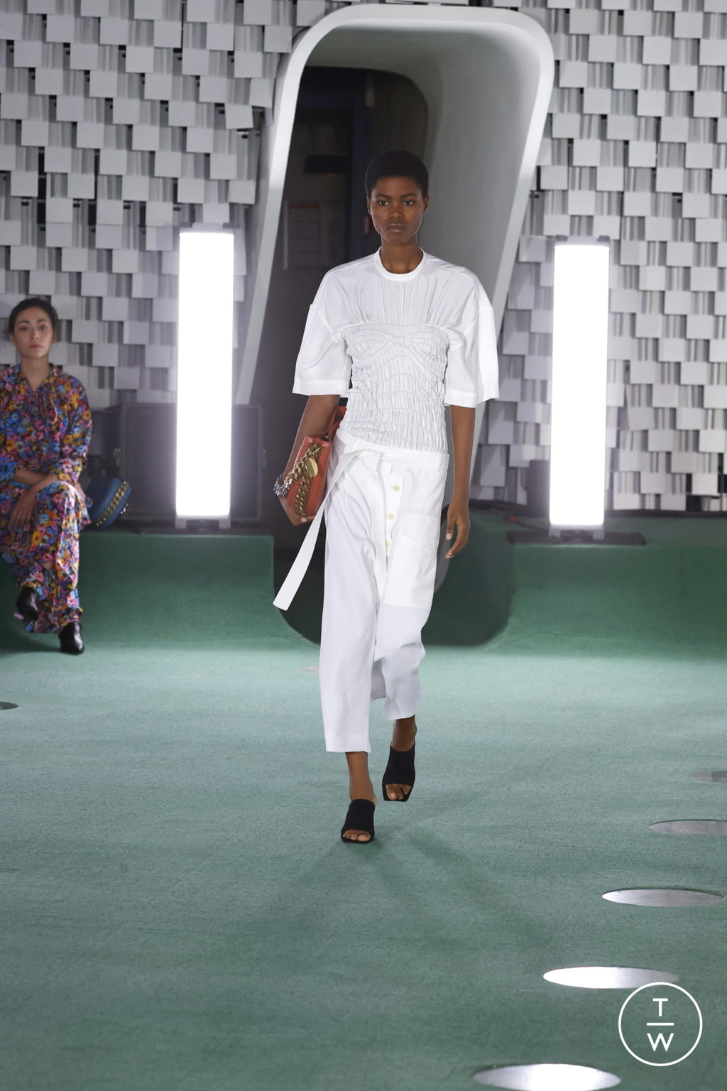 Fashion Week Paris Spring/Summer 2022 look 21 from the Stella McCartney collection womenswear