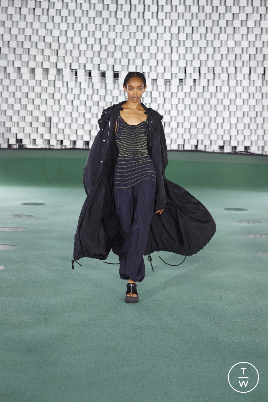 Fashion Week Paris Spring/Summer 2022 look 22 from the Stella McCartney collection womenswear