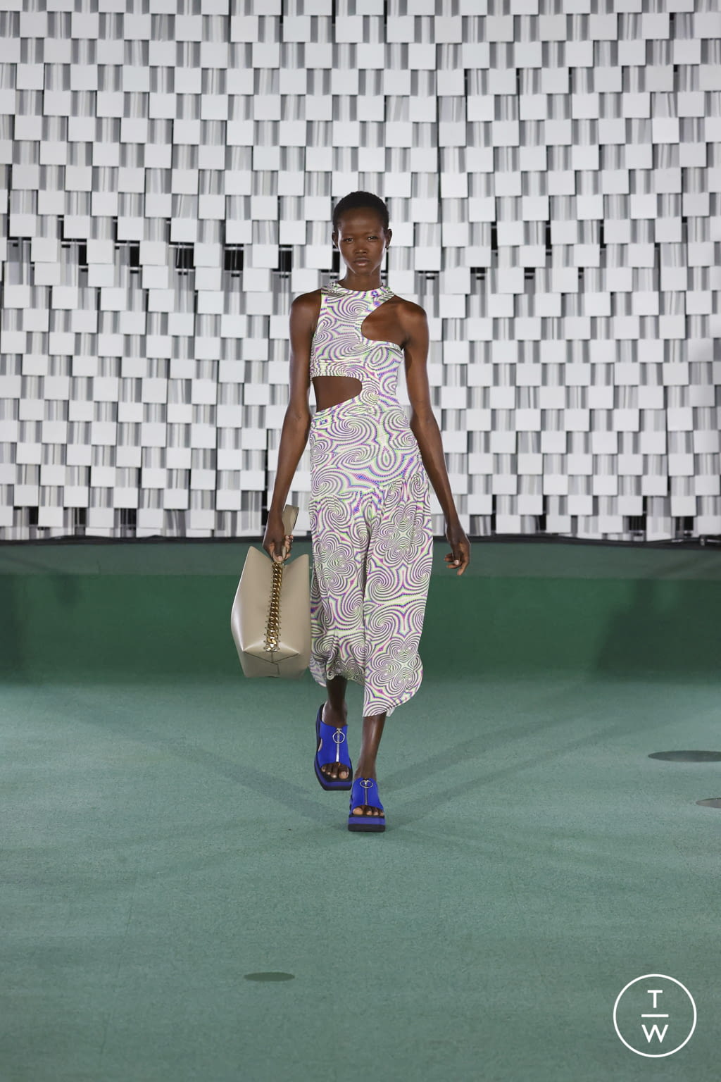 Fashion Week Paris Spring/Summer 2022 look 23 from the Stella McCartney collection womenswear