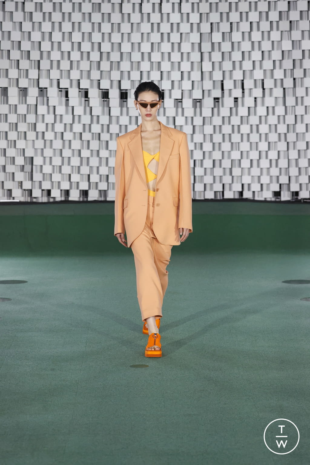 Fashion Week Paris Spring/Summer 2022 look 30 from the Stella McCartney collection 女装