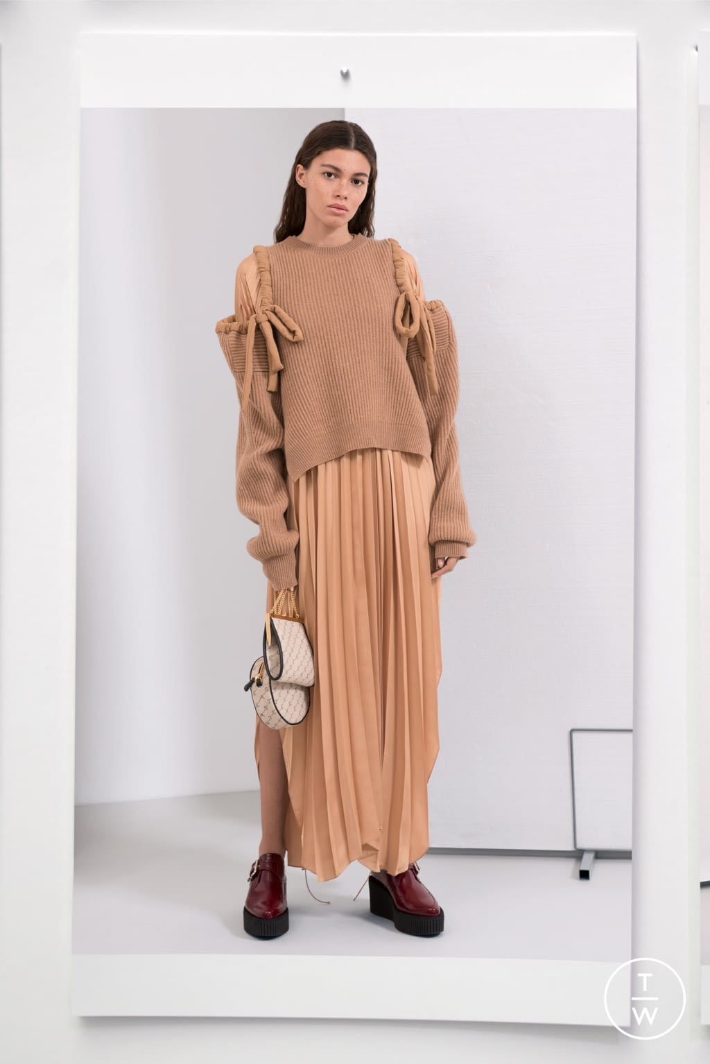 Fashion Week Paris Pre-Fall 2019 look 7 from the Stella McCartney collection womenswear