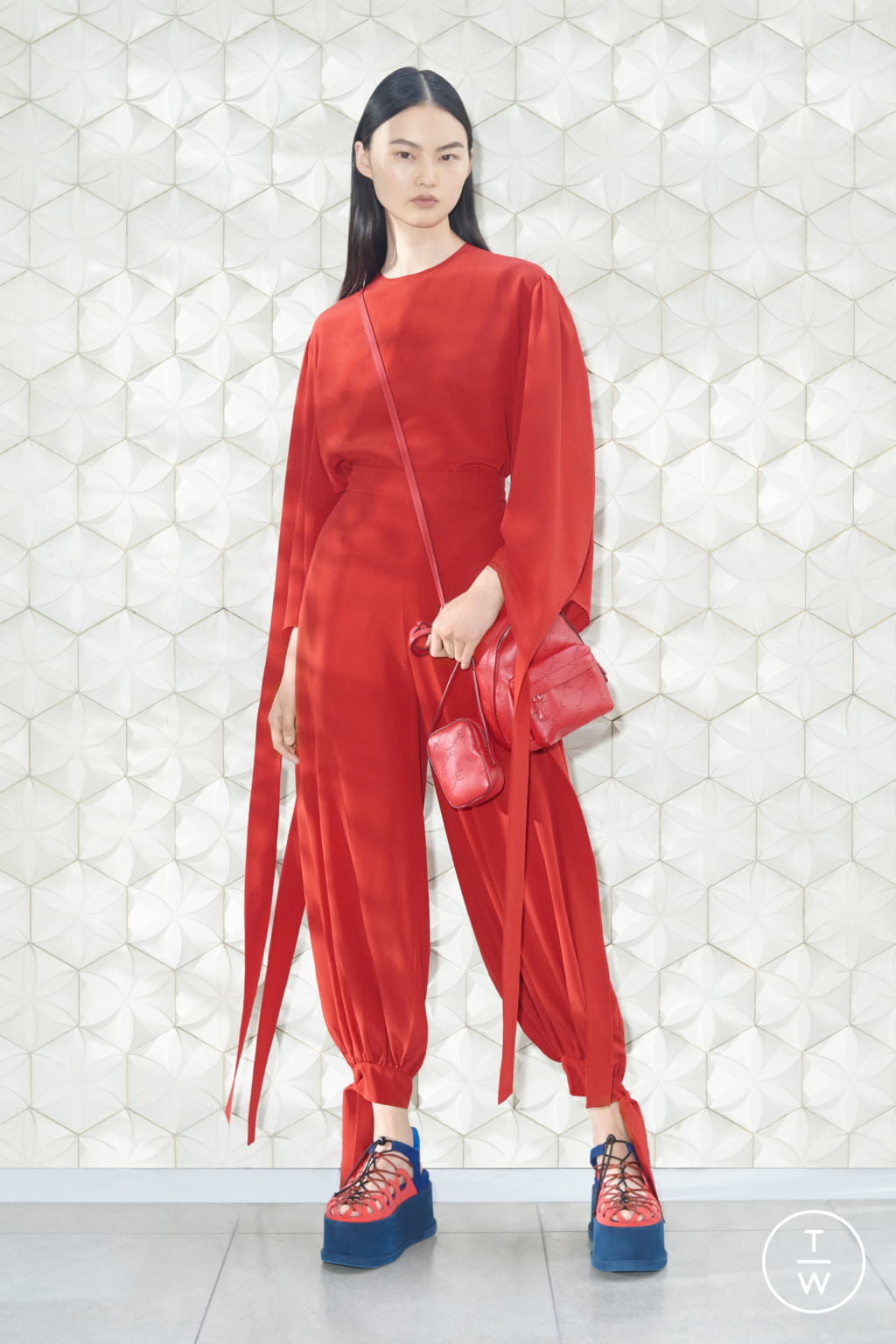 Fashion Week Paris Resort 2019 look 19 from the Stella McCartney collection womenswear