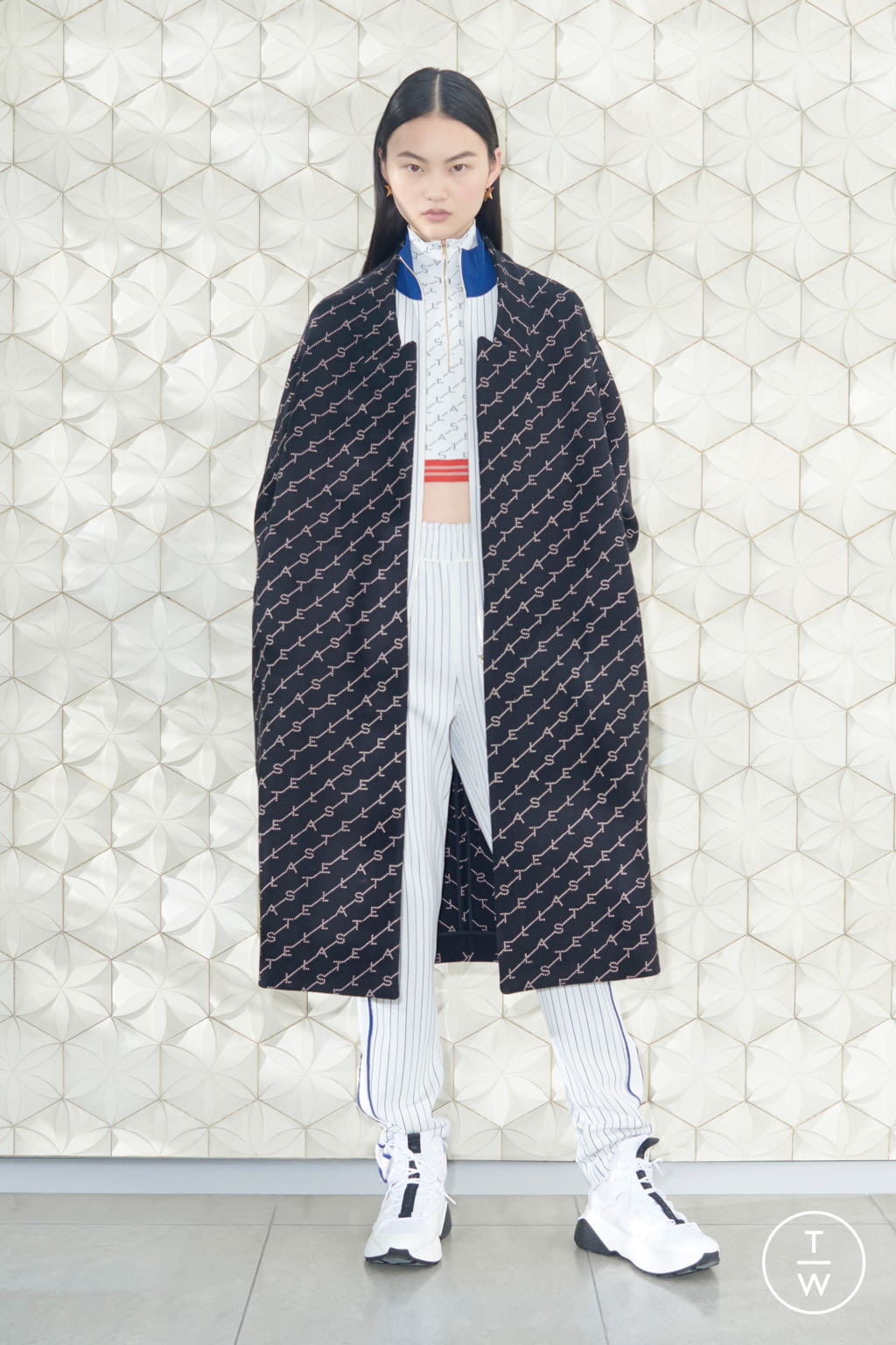 Fashion Week Paris Resort 2019 look 27 from the Stella McCartney collection womenswear