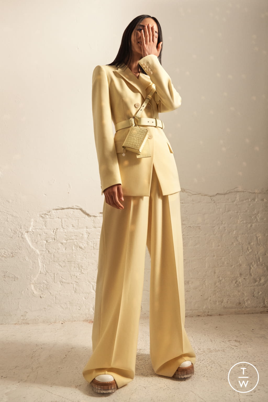 Fashion Week Paris Resort 2022 look 21 from the Stella McCartney collection womenswear