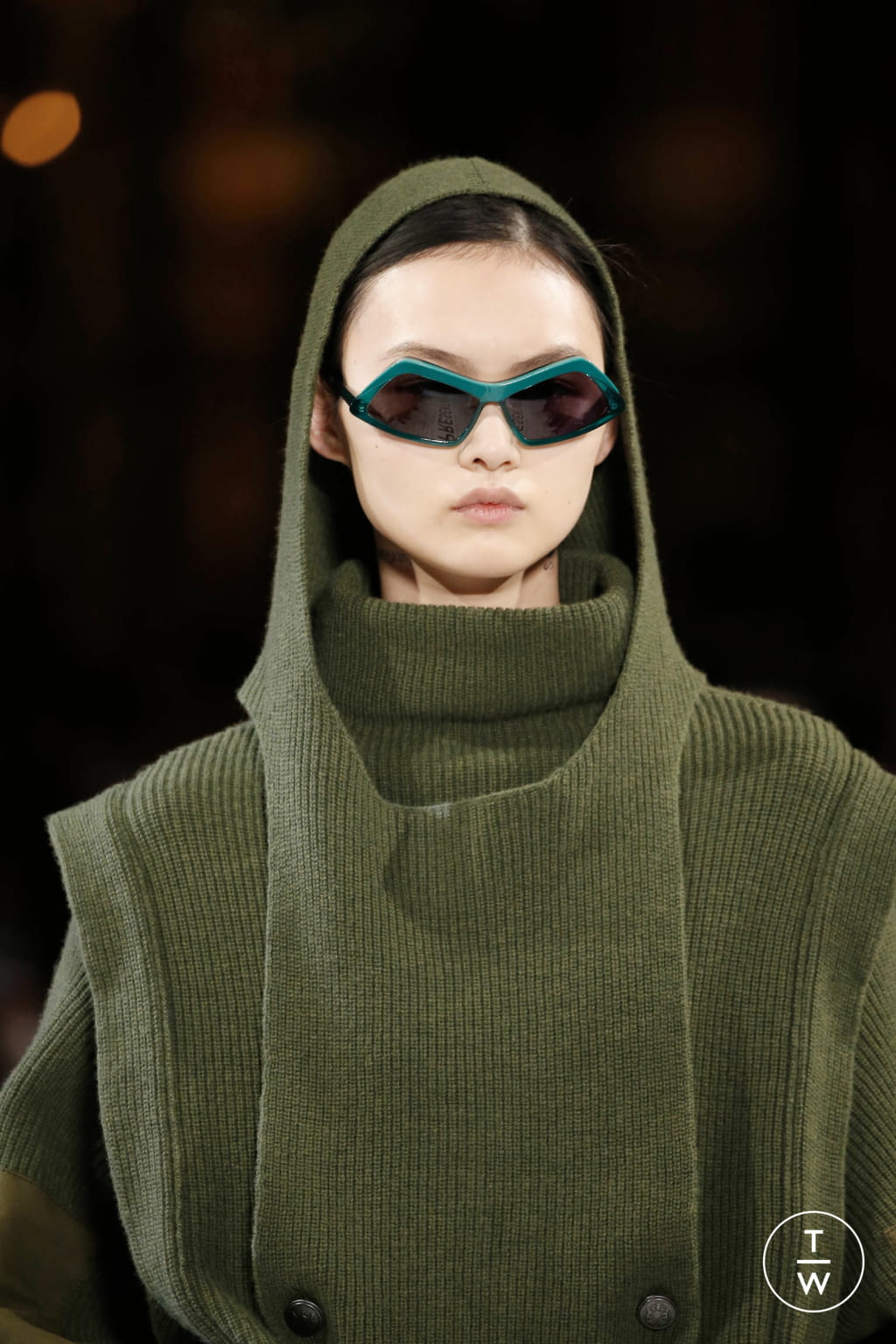Fashion Week Paris Fall/Winter 2019 look 28 from the Stella McCartney collection womenswear accessories