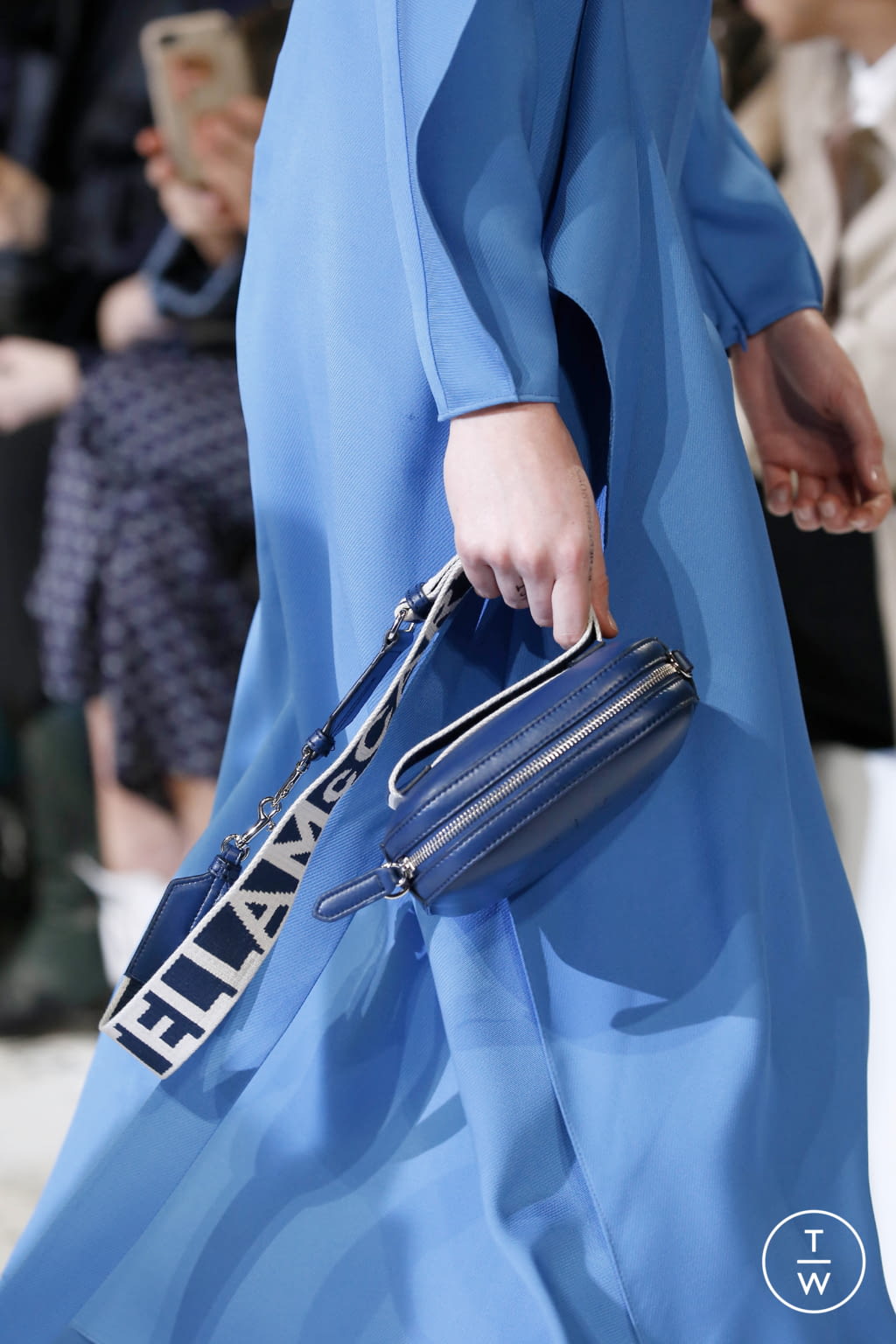 Fashion Week Paris Fall/Winter 2019 look 6 from the Stella McCartney collection womenswear accessories