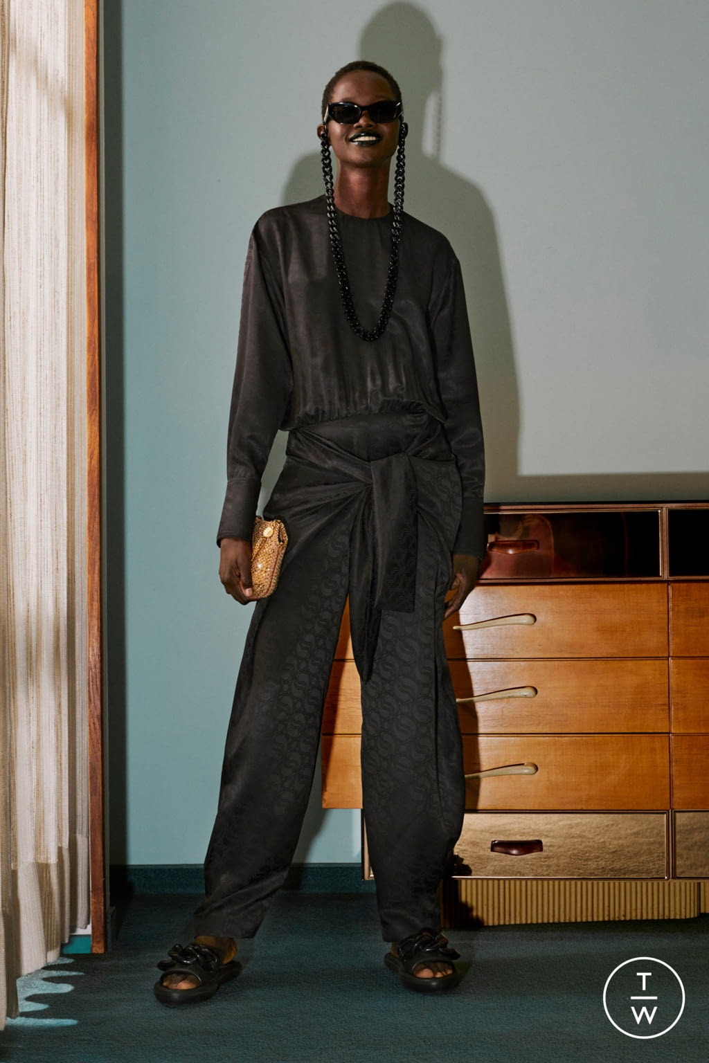 Fashion Week Paris Pre-Fall 2022 look 7 from the Stella McCartney collection womenswear