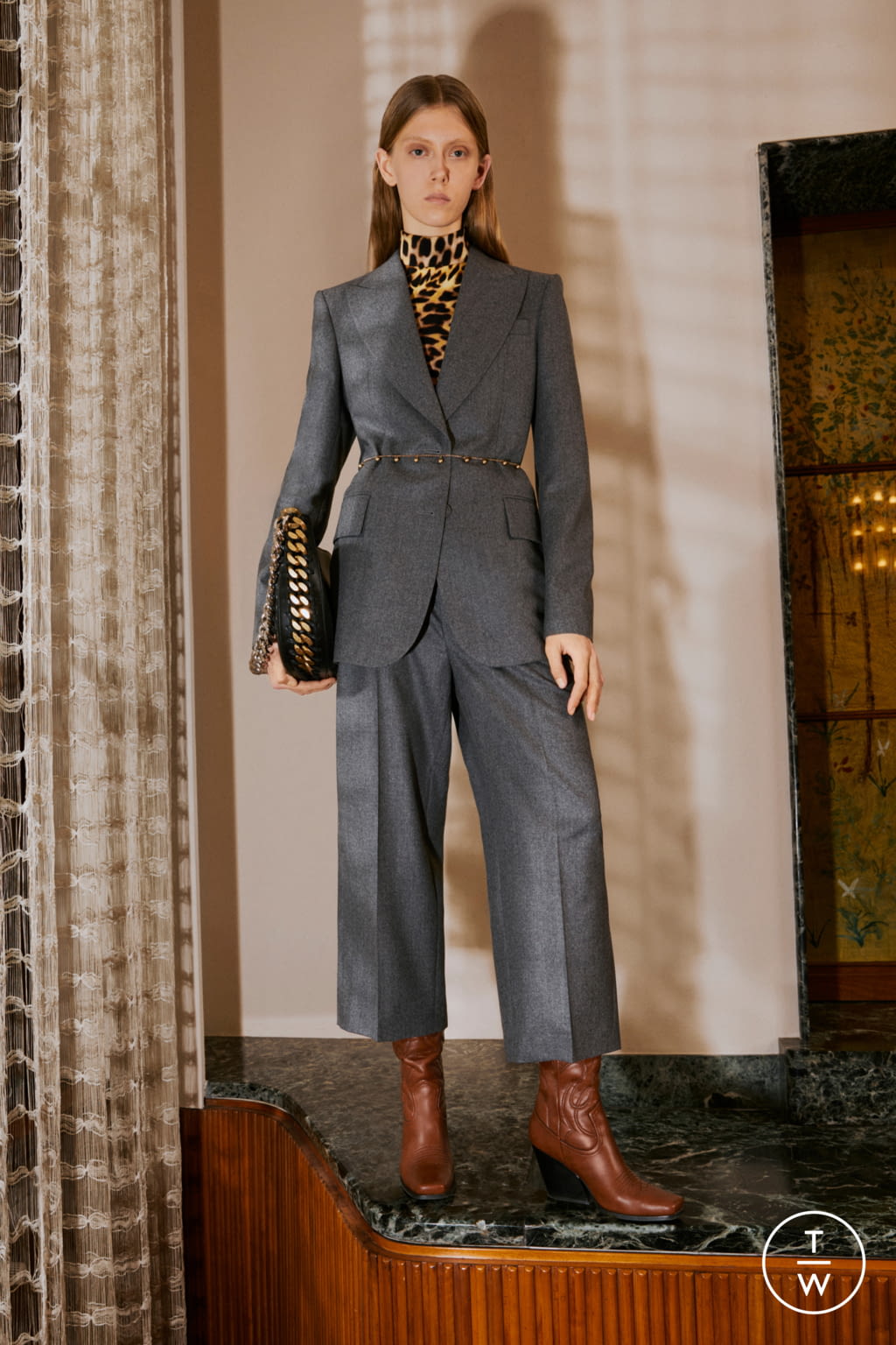 Fashion Week Paris Pre-Fall 2022 look 17 from the Stella McCartney collection womenswear