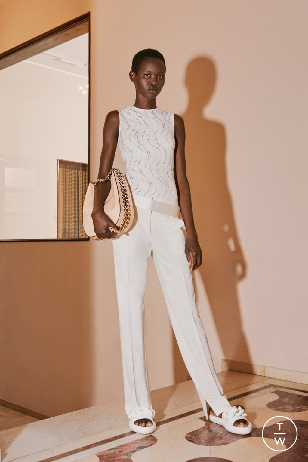 Fashion Week Paris Pre-Fall 2022 look 20 from the Stella McCartney collection womenswear
