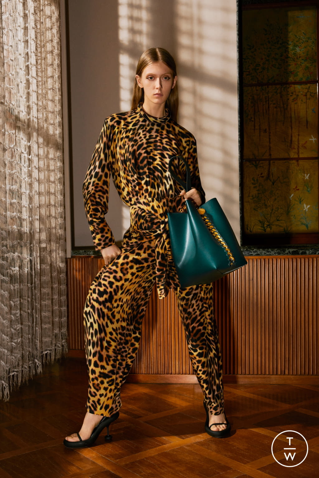 Fashion Week Paris Pre-Fall 2022 look 29 from the Stella McCartney collection 女装