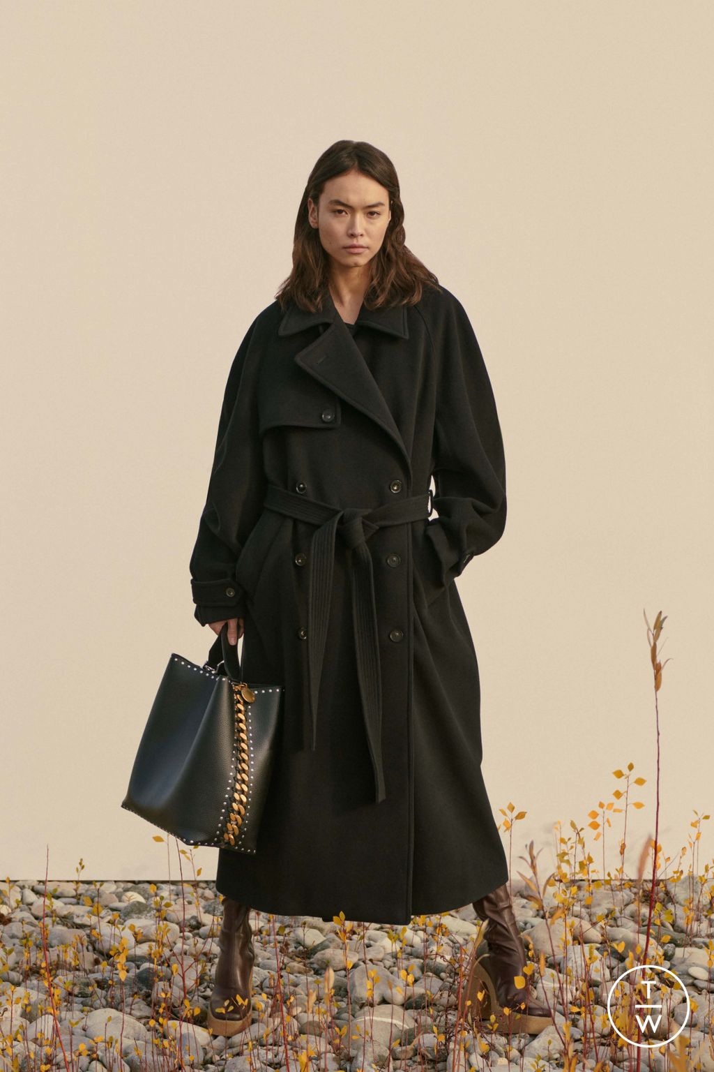 Fashion Week Paris Pre-Fall 2023 look 22 from the Stella McCartney collection womenswear
