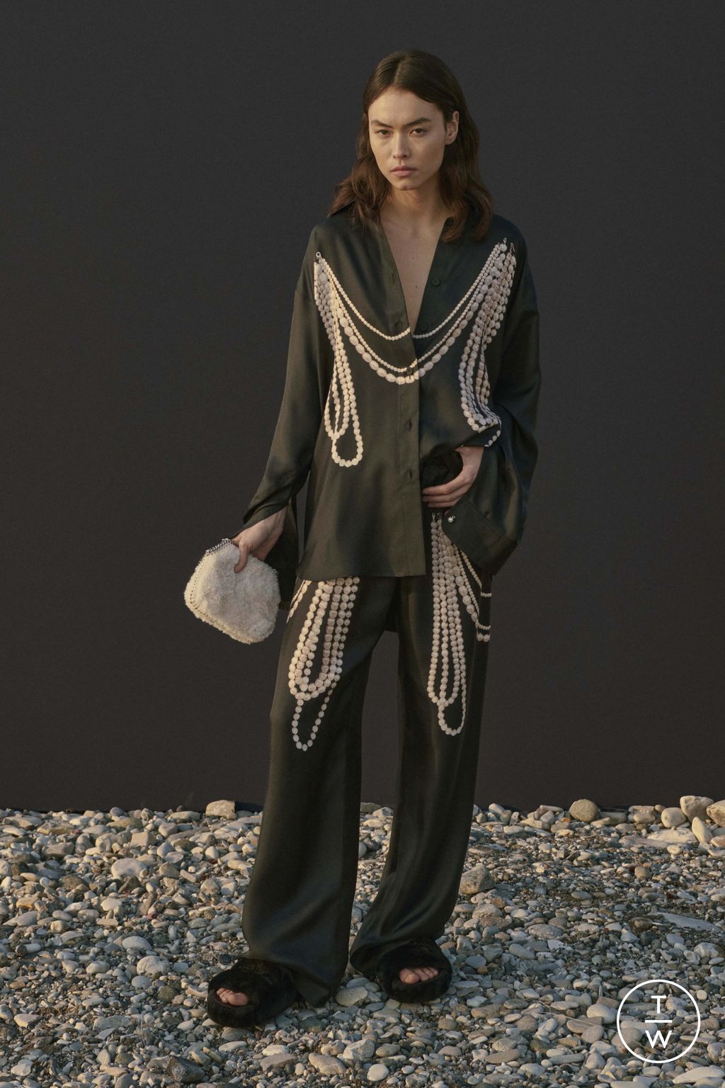 Fashion Week Paris Pre-Fall 2023 look 30 from the Stella McCartney collection womenswear