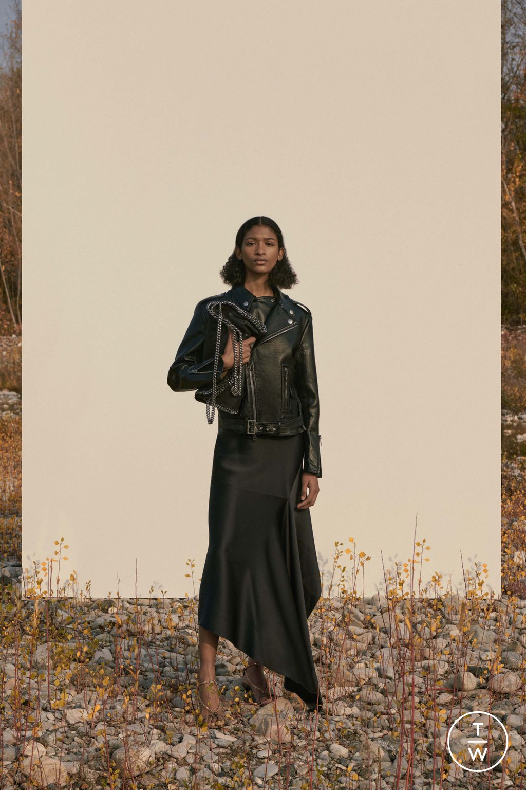 Fashion Week Paris Pre-Fall 2023 look 33 from the Stella McCartney collection 女装