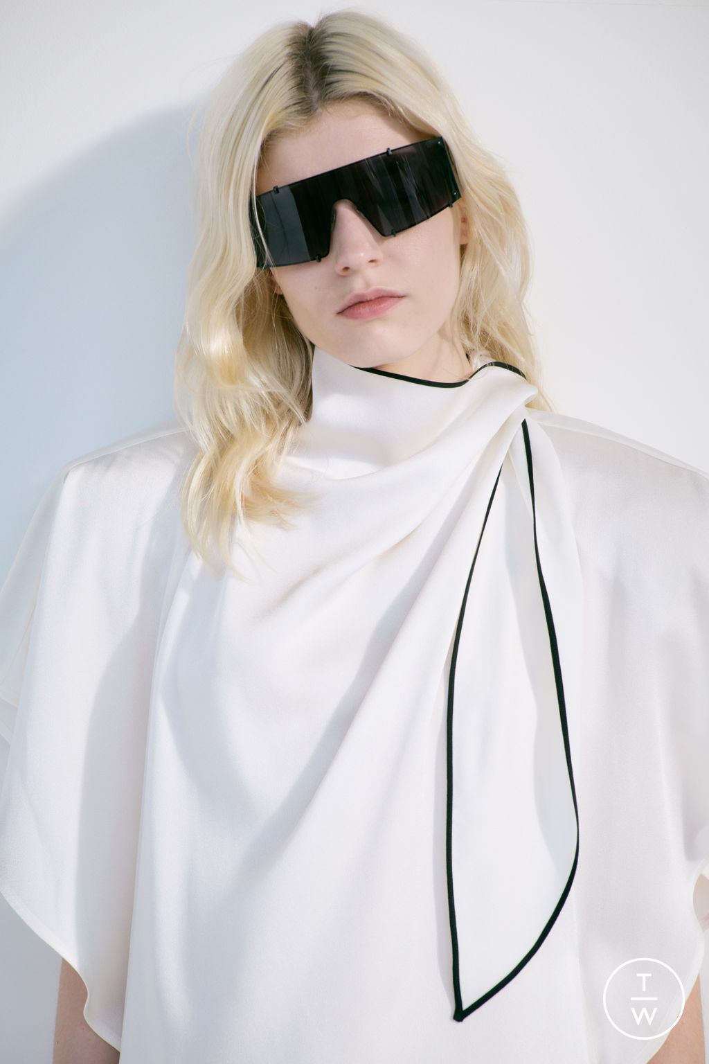 Fashion Week Paris Resort 2025 look 11 from the Stella McCartney collection 女装
