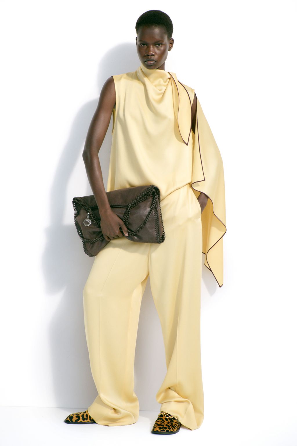 Fashion Week Paris Resort 2025 look 4 from the Stella McCartney collection 女装