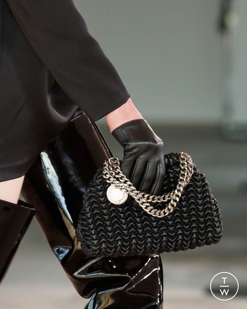 Fashion Week Paris Fall/Winter 2025 look 9 from the Stella McCartney collection womenswear accessories