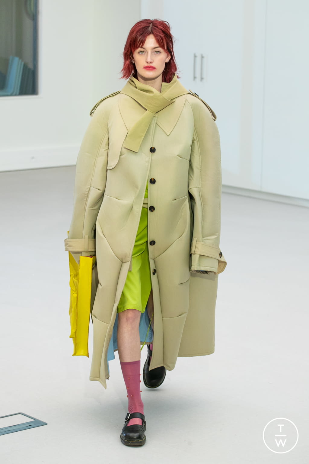 Fashion Week Paris Fall/Winter 2021 look 28 from the IFM PARIS collection womenswear