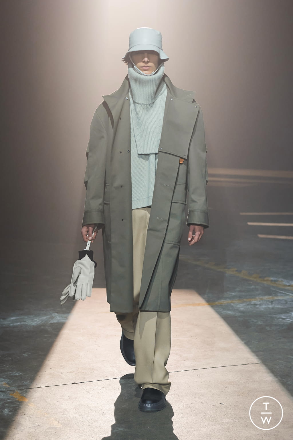 Fashion Week Milan Fall/Winter 2021 look 13 from the SOLID HOMME collection 男装
