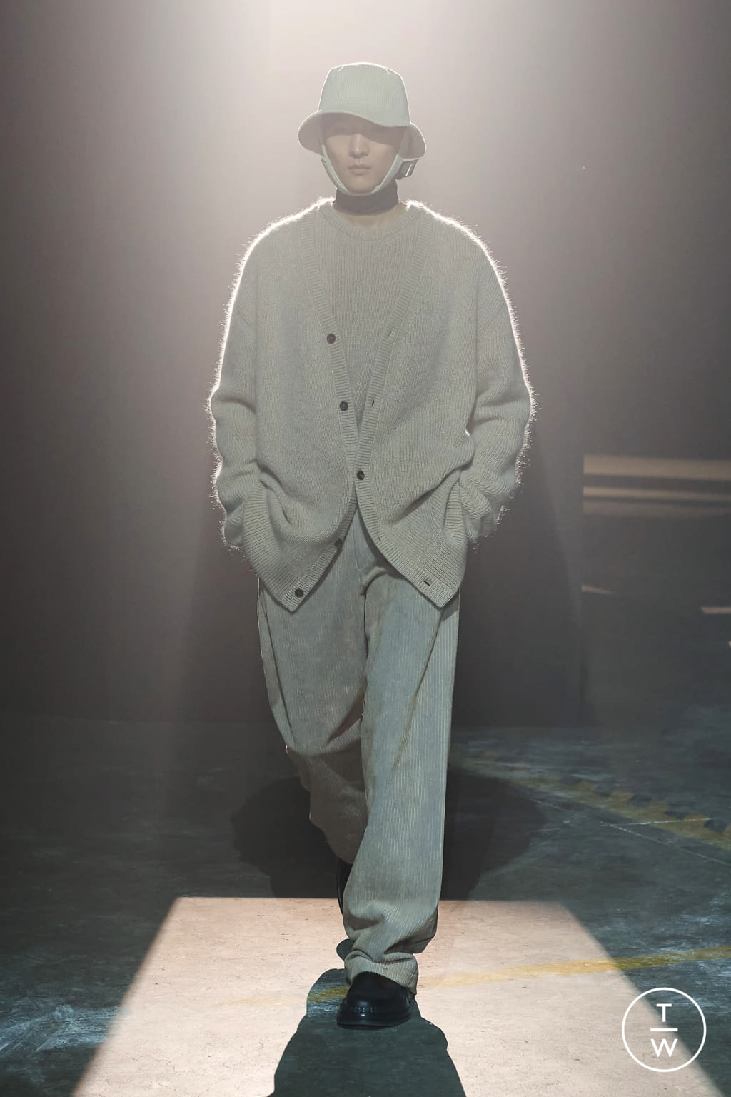 Fashion Week Milan Fall/Winter 2021 look 2 from the SOLID HOMME collection menswear