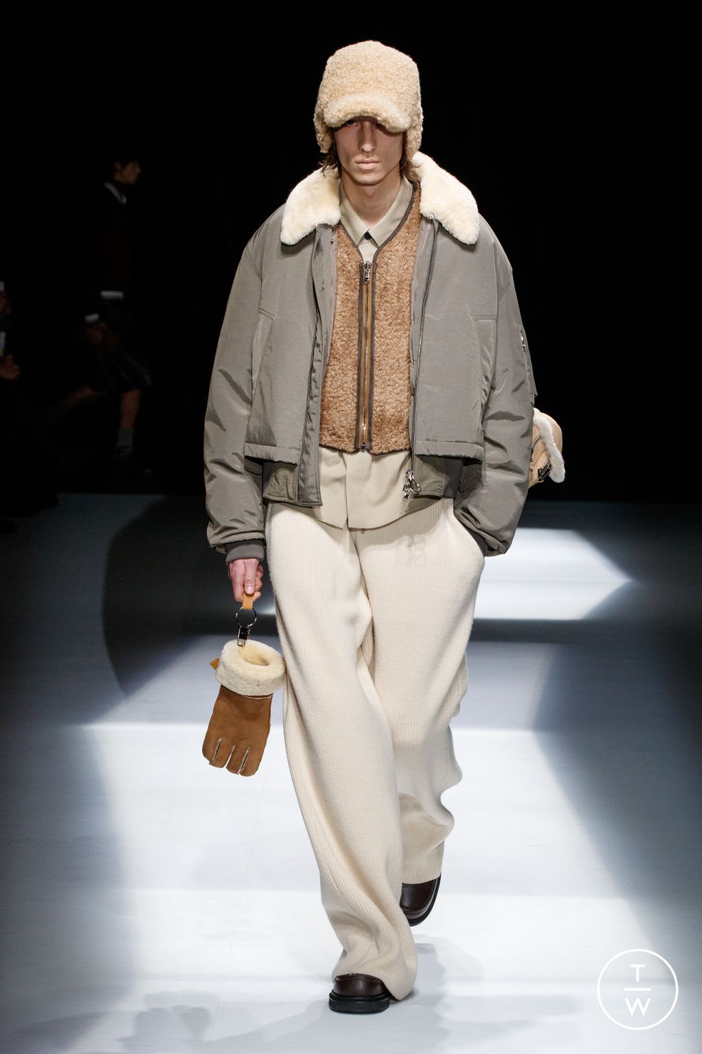 Fashion Week Paris Fall/Winter 2023 look 14 from the SOLID HOMME collection 男装