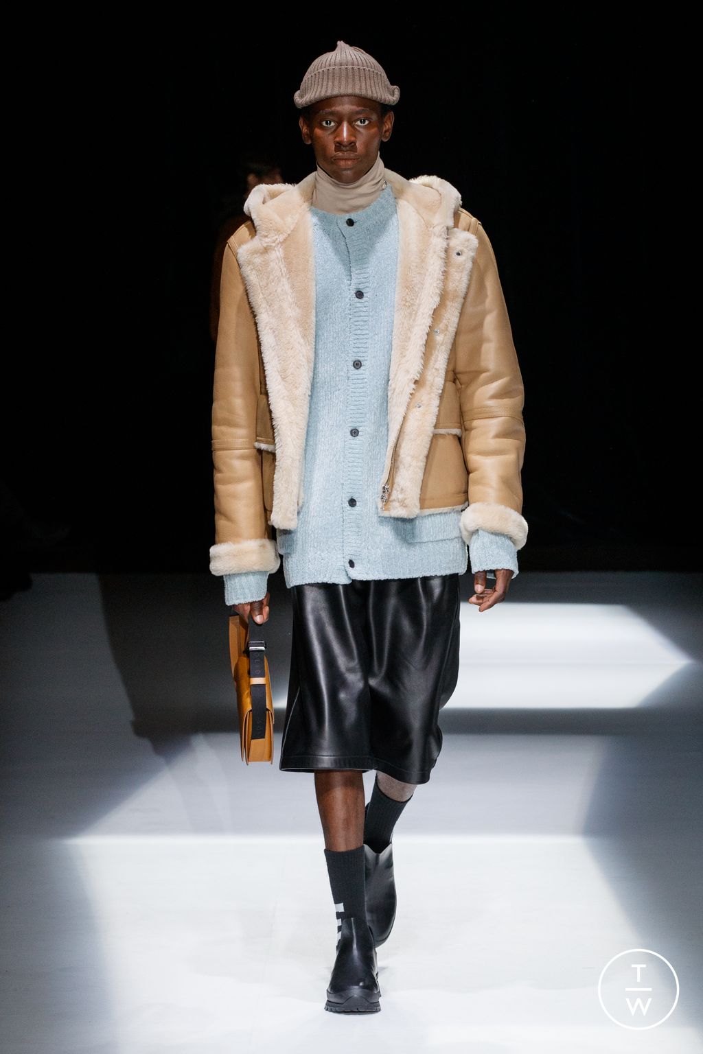 Fashion Week Paris Fall/Winter 2023 look 17 from the SOLID HOMME collection menswear