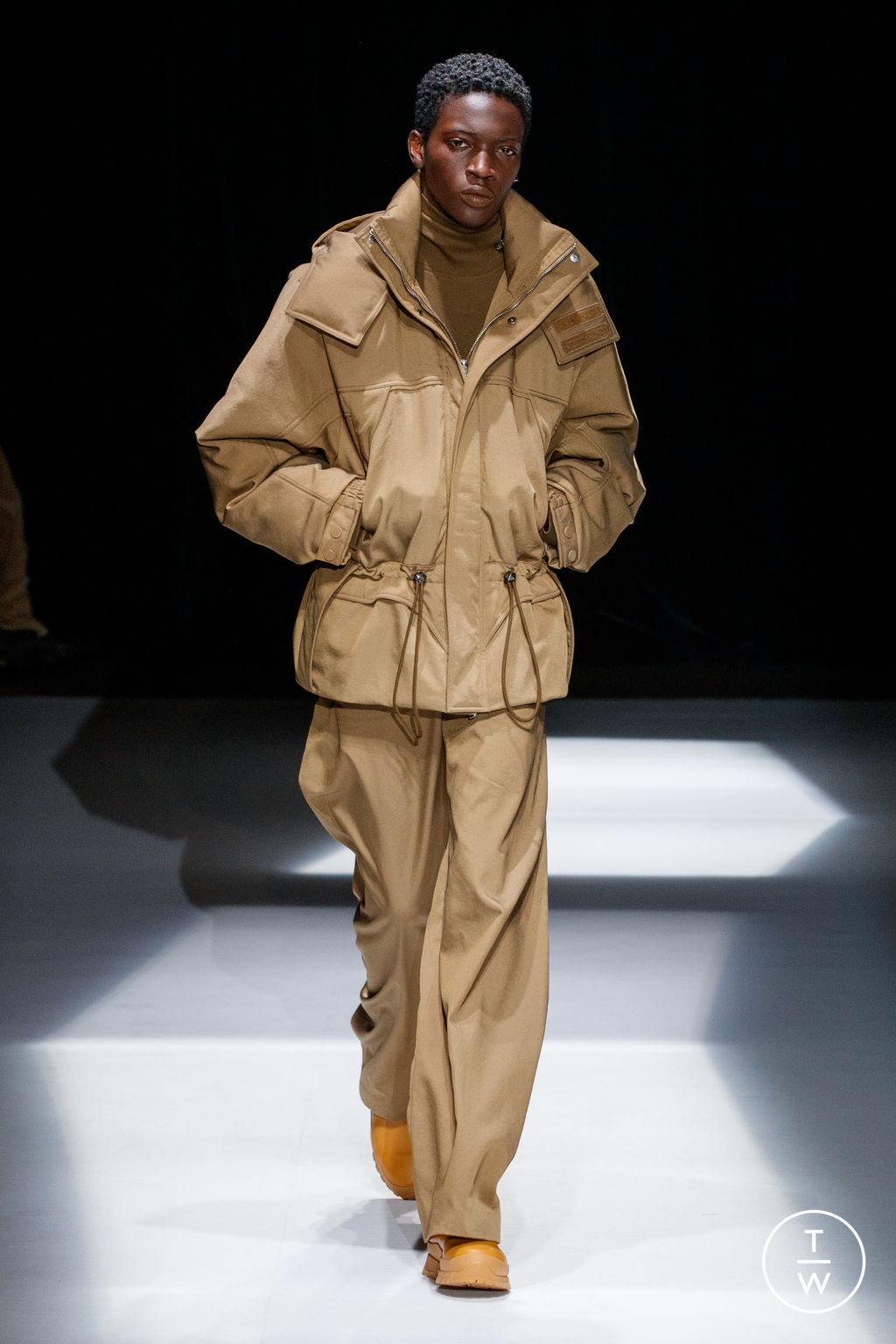 Fashion Week Paris Fall/Winter 2023 look 22 de la collection SOLID HOMME menswear