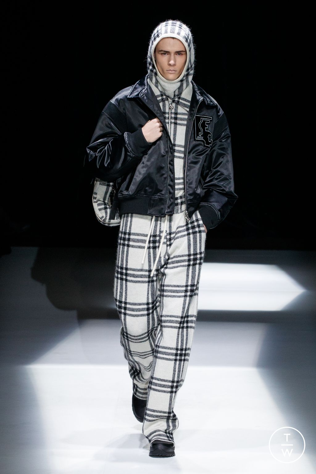 Fashion Week Paris Fall/Winter 2023 look 29 de la collection SOLID HOMME menswear