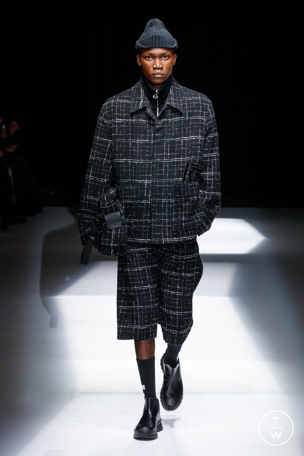 Fashion Week Paris Fall/Winter 2023 look 30 from the SOLID HOMME collection menswear