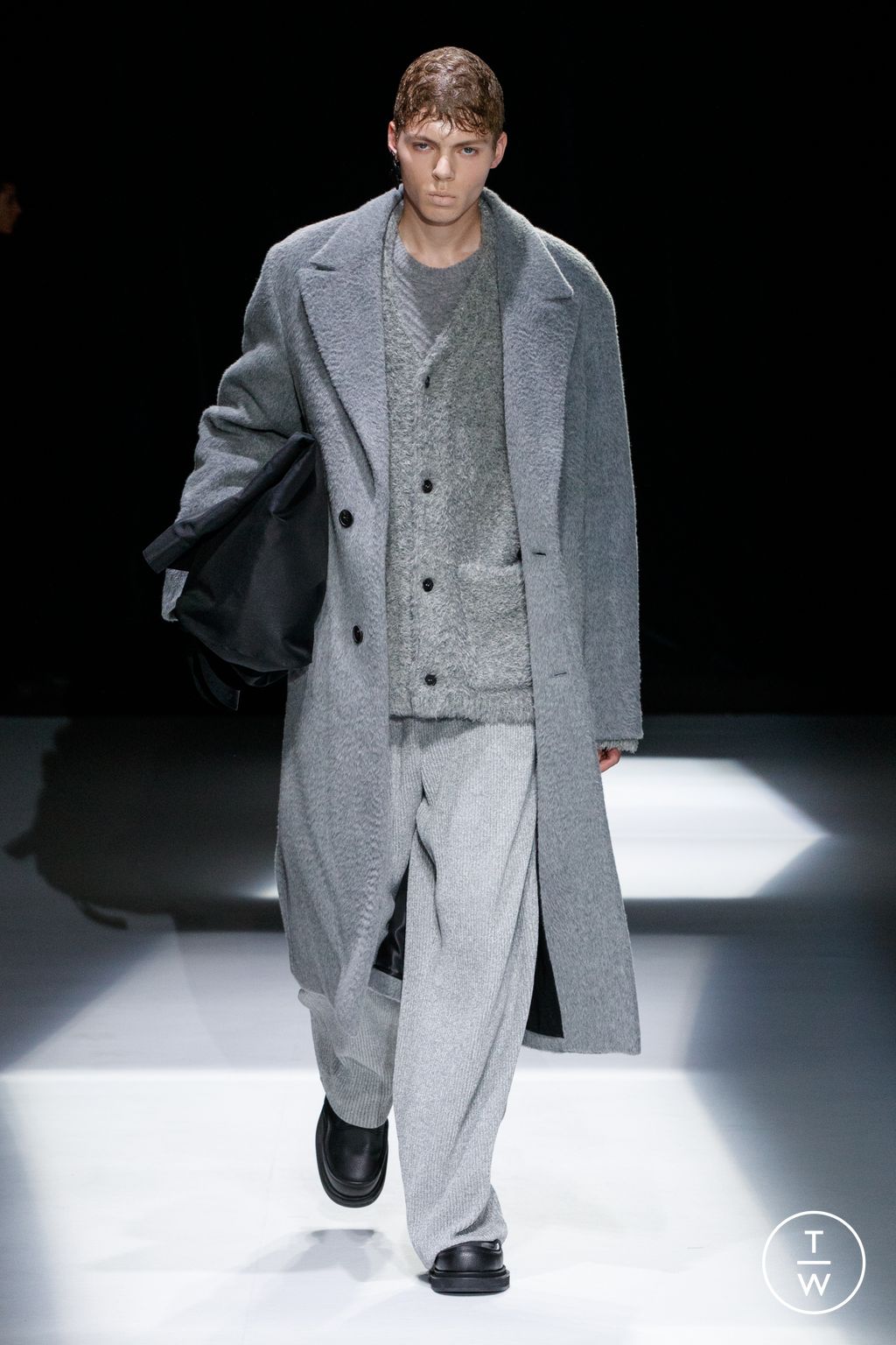 Fashion Week Paris Fall/Winter 2023 look 32 from the SOLID HOMME collection menswear